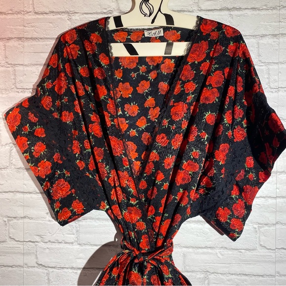 🎈SOLD 💔Vintage Robe LA II Rose Metallic Roses Beautiful Silk Robe Lace Detail - Picture 3 of 16